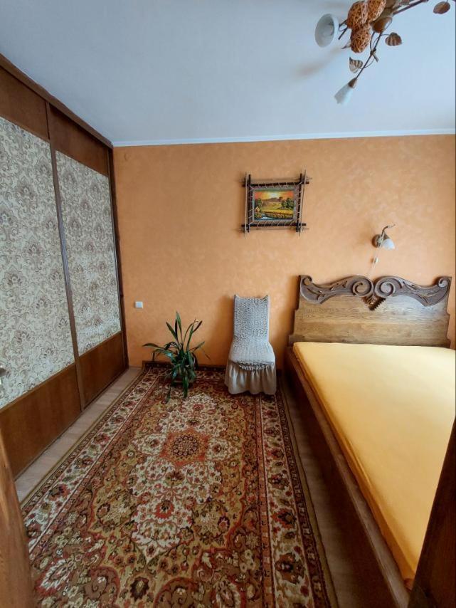 Apartment On Voli Avenue 21 ルーツィク エクステリア 写真